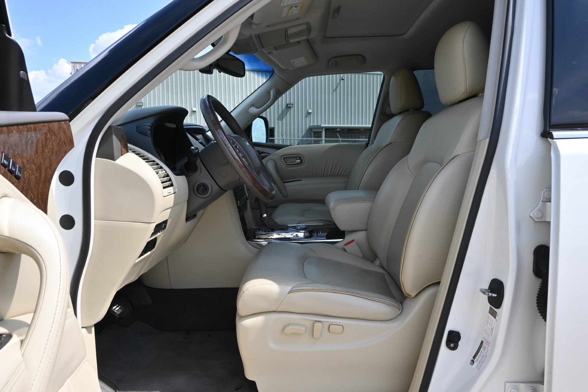 2017 INFINITI QX80 NA
