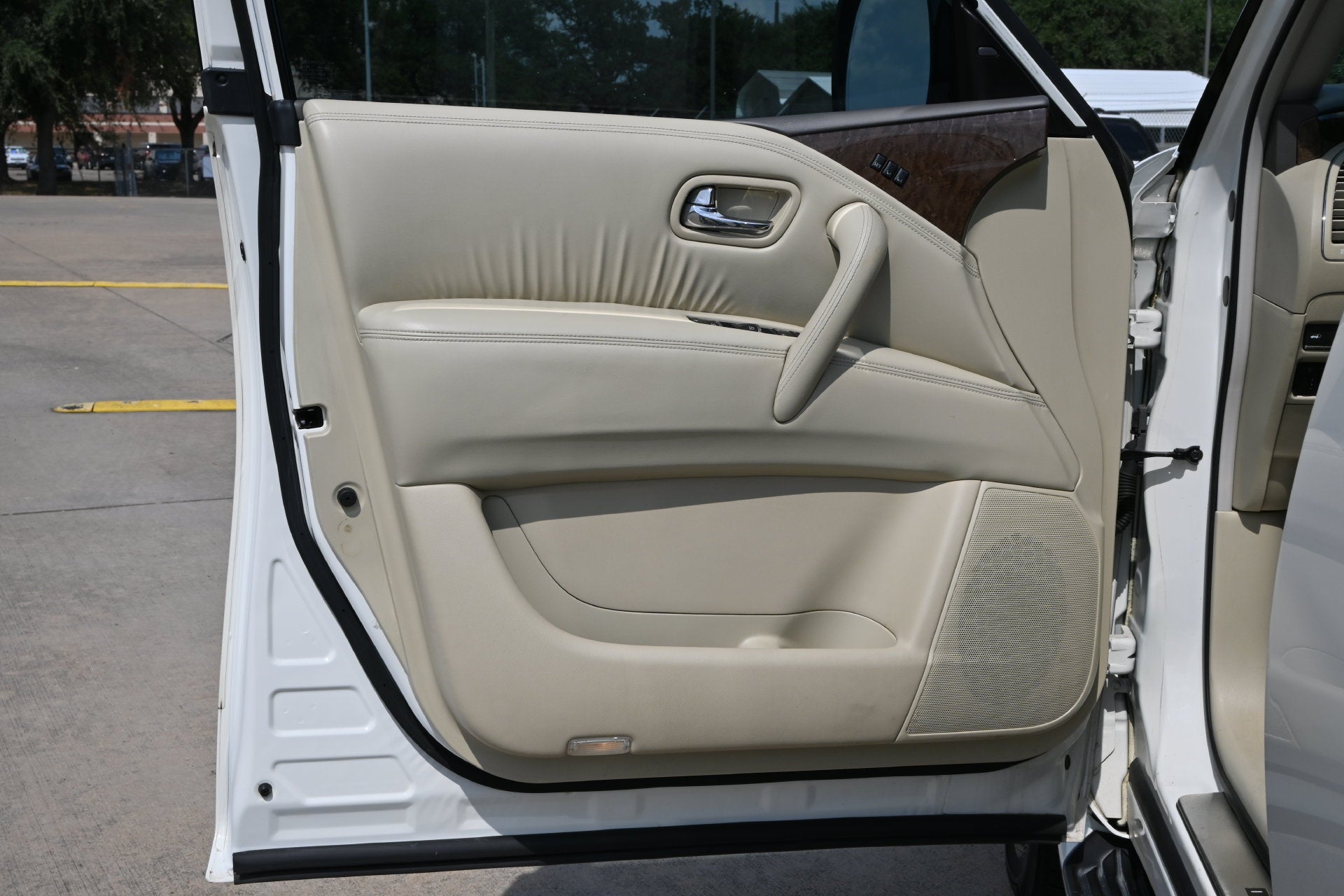 2017 INFINITI QX80 NA