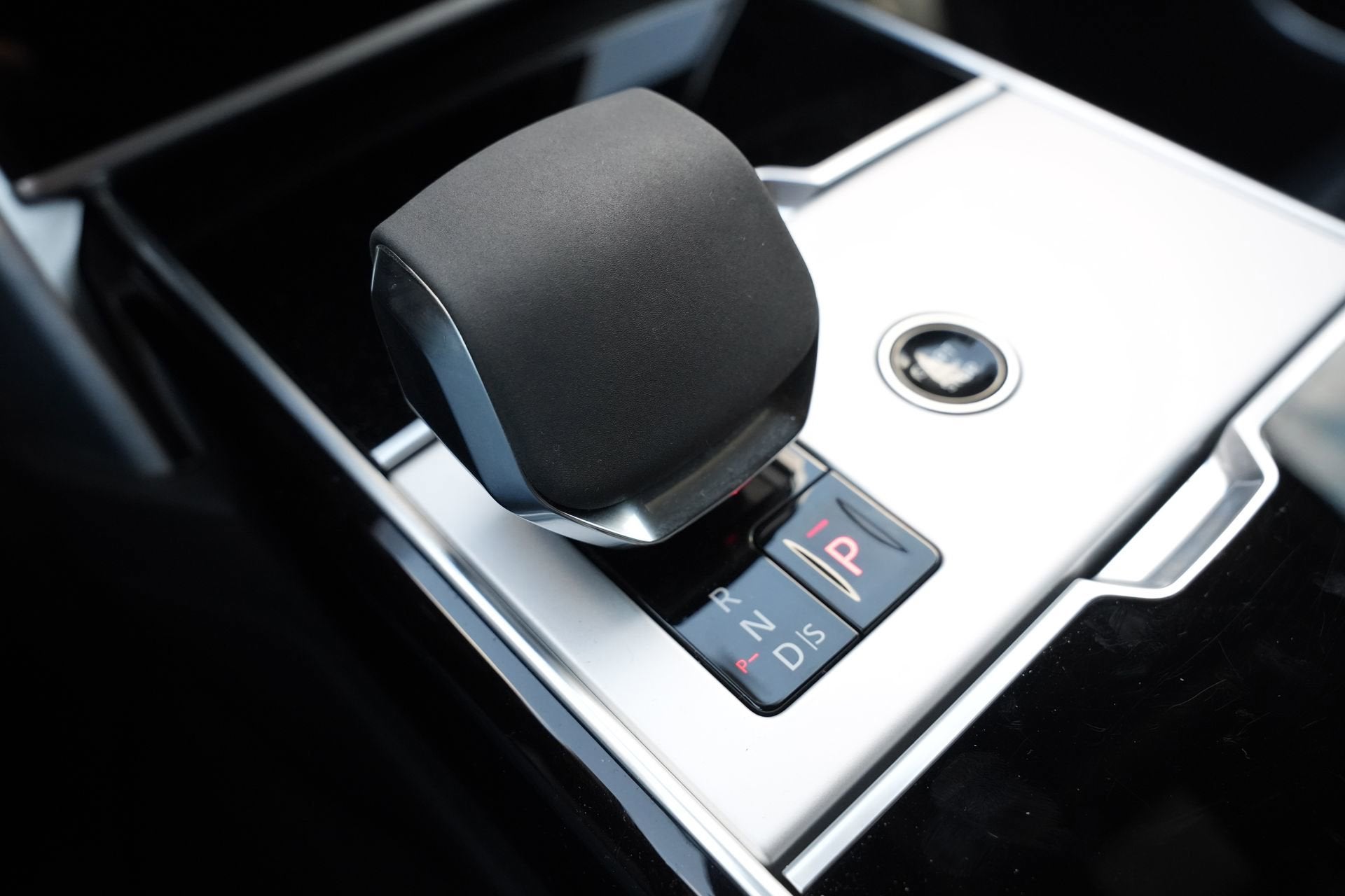 2024 Land Rover Range Rover SE