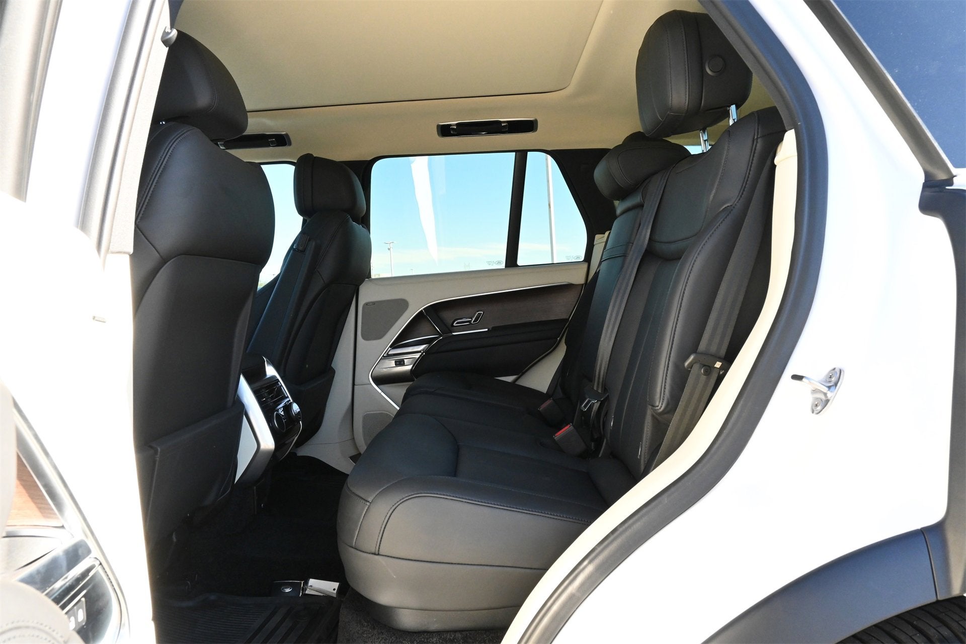 2024 Land Rover Range Rover SE