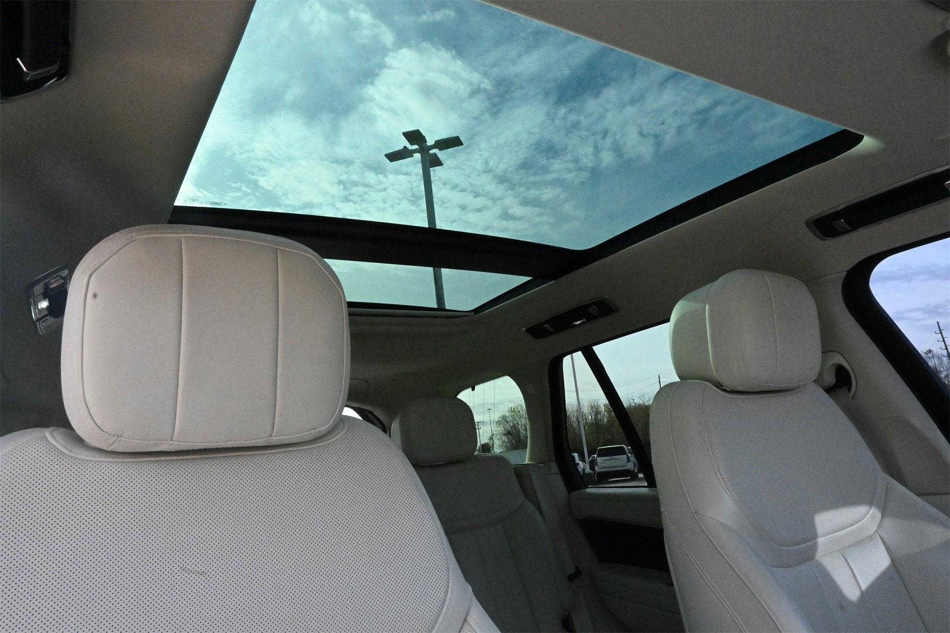 2023 Land Rover Range Rover SE