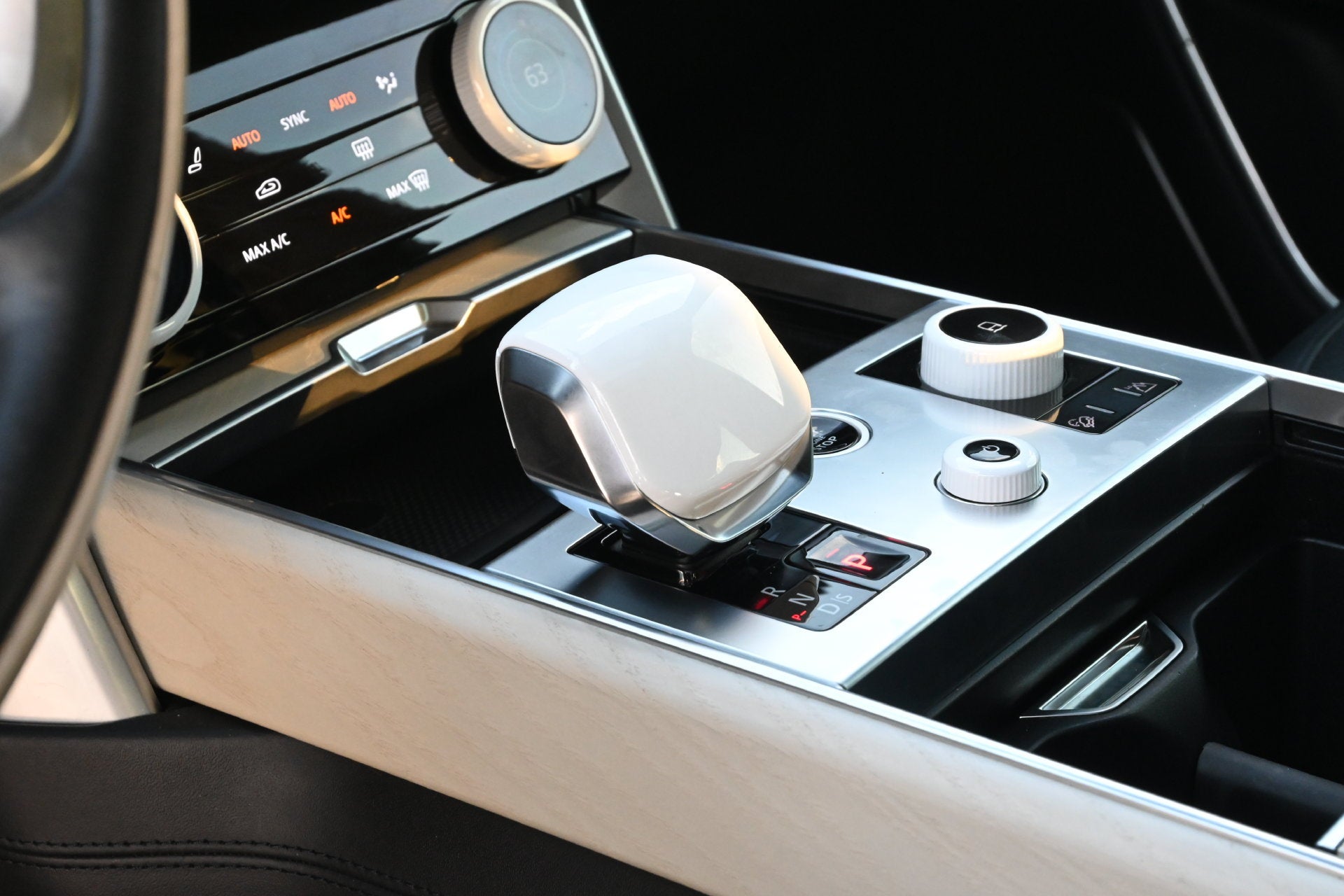 2023 Land Rover Range Rover SV