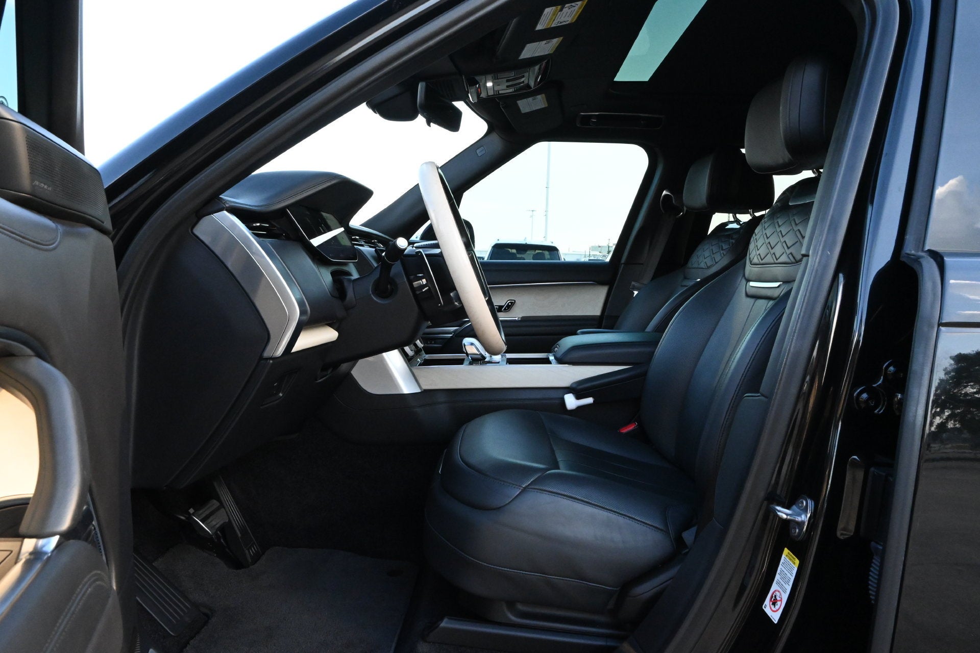 2023 Land Rover Range Rover SV