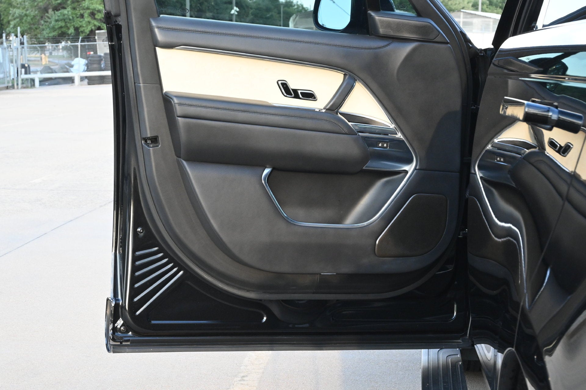 2023 Land Rover Range Rover SV