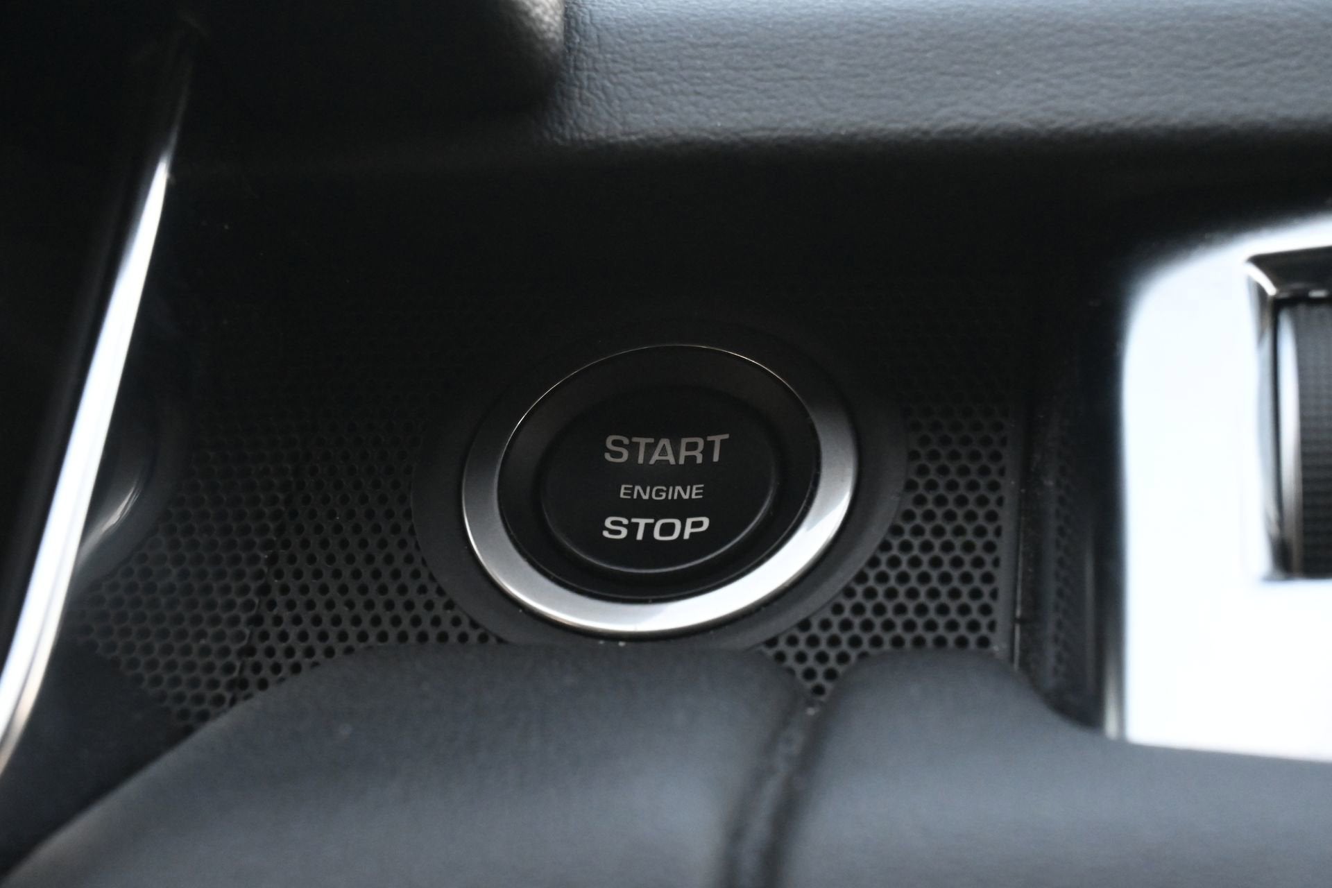 2020 Land Rover Range Rover Sport SE