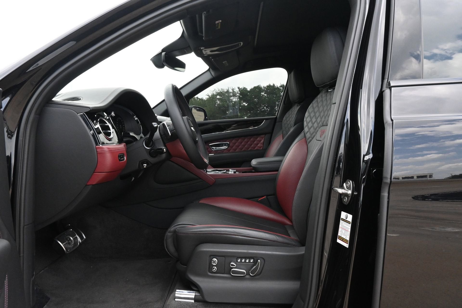 2024 Bentley Bentayga V8