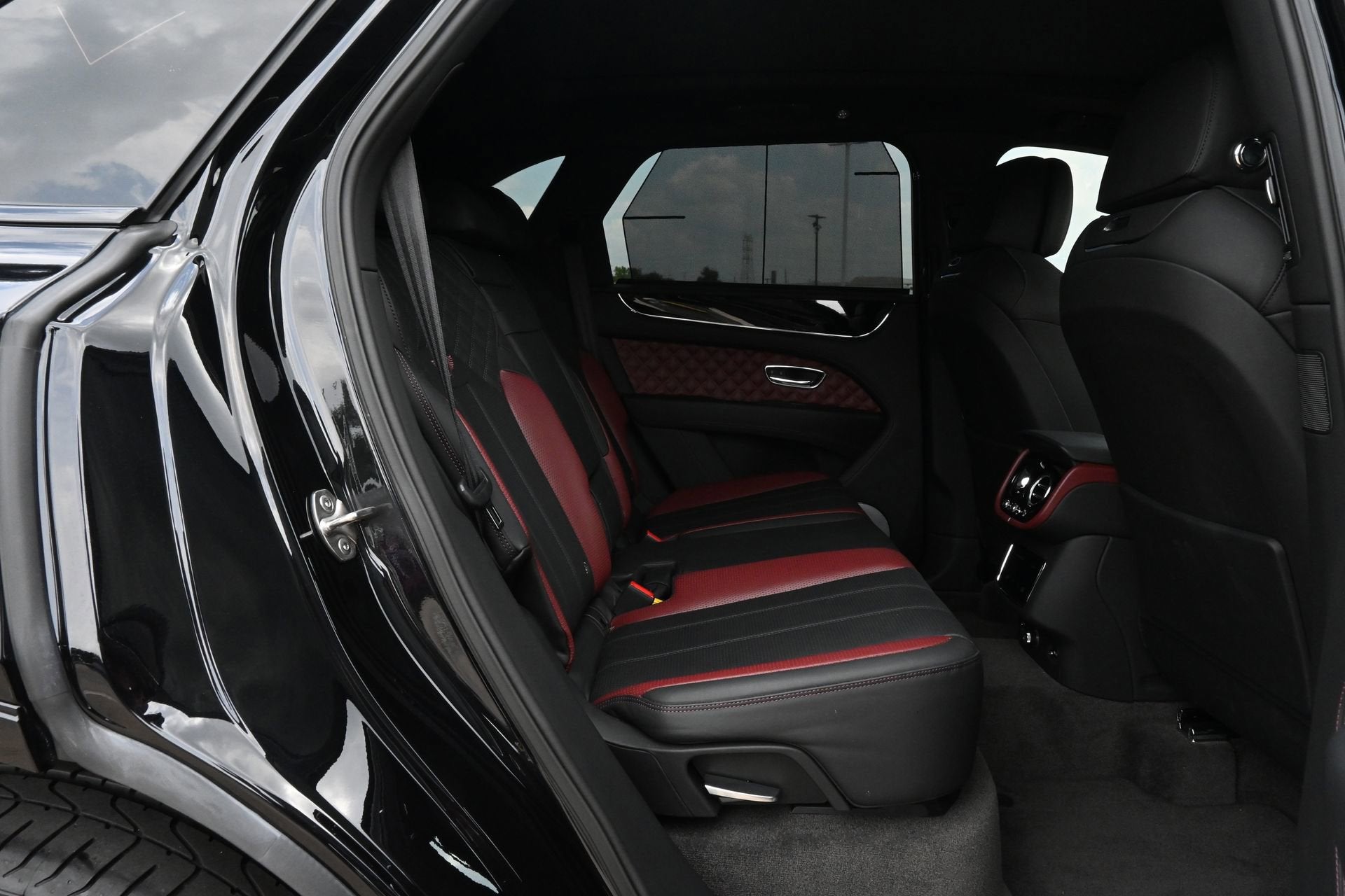 2024 Bentley Bentayga V8
