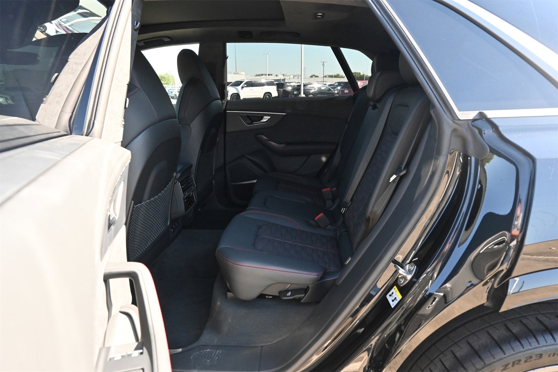 2025 Audi RS Q8 performance