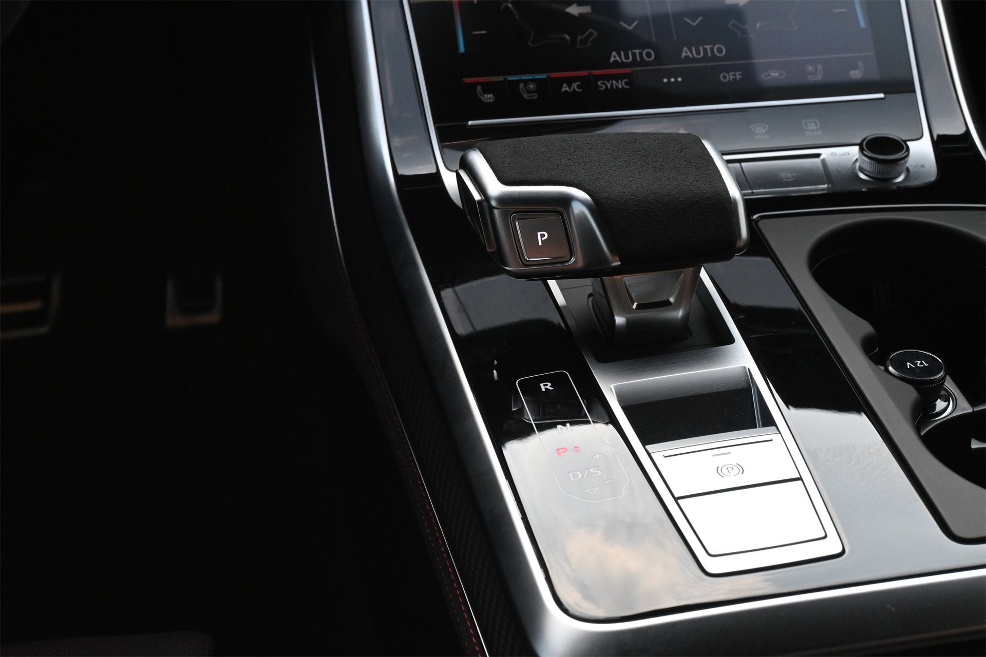 2025 Audi RS Q8 performance