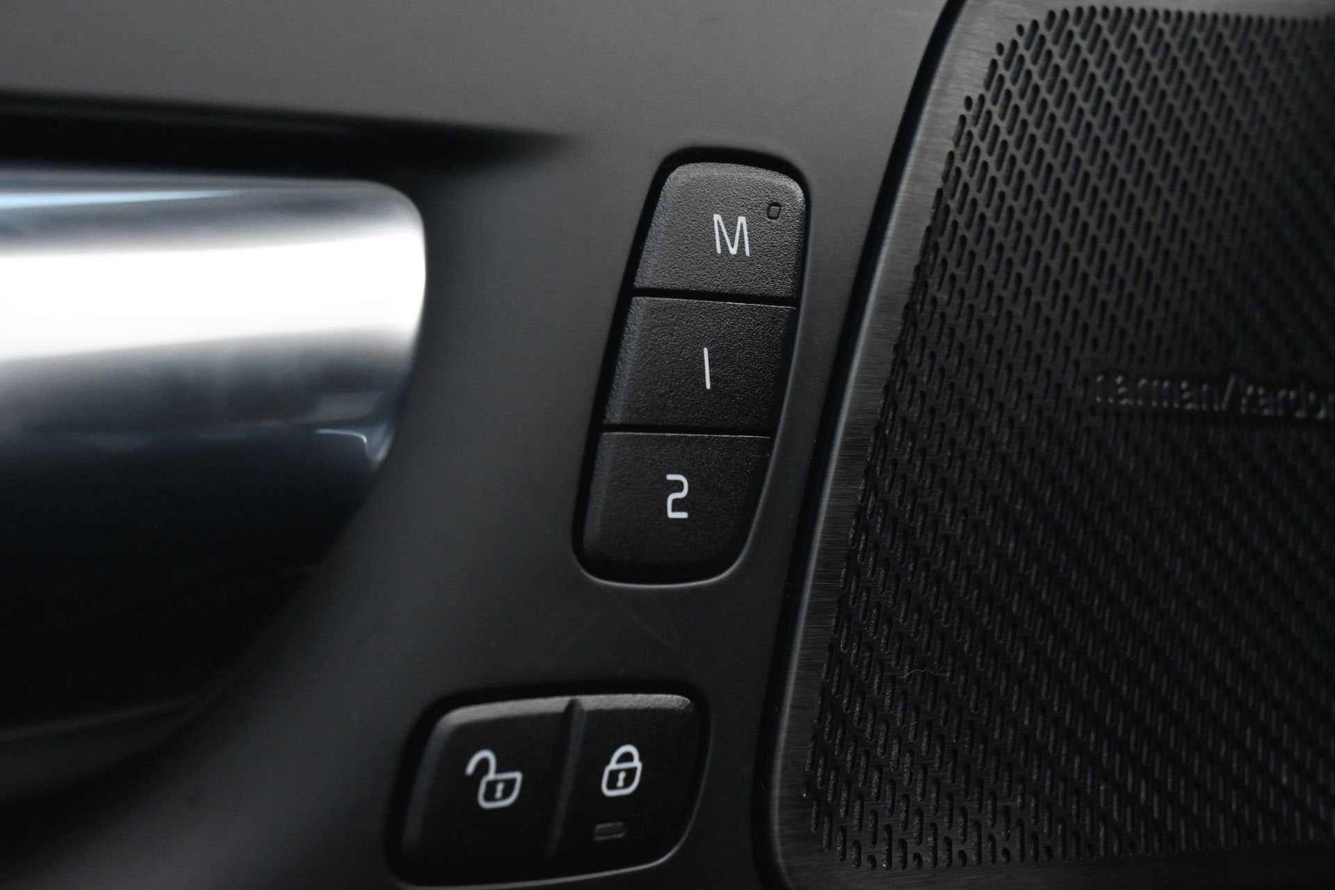 2021 Volvo XC60 R-Design