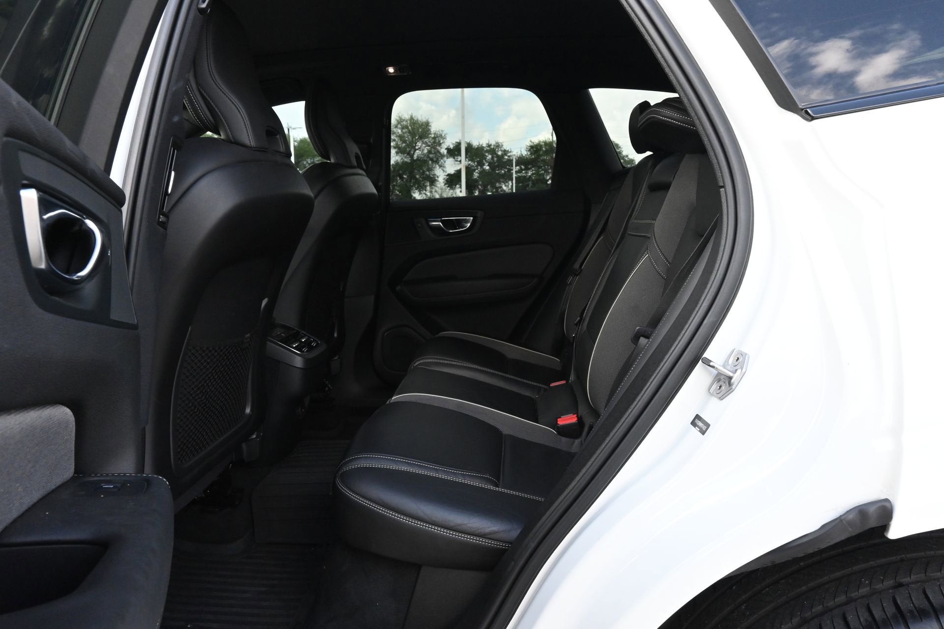 2021 Volvo XC60 R-Design