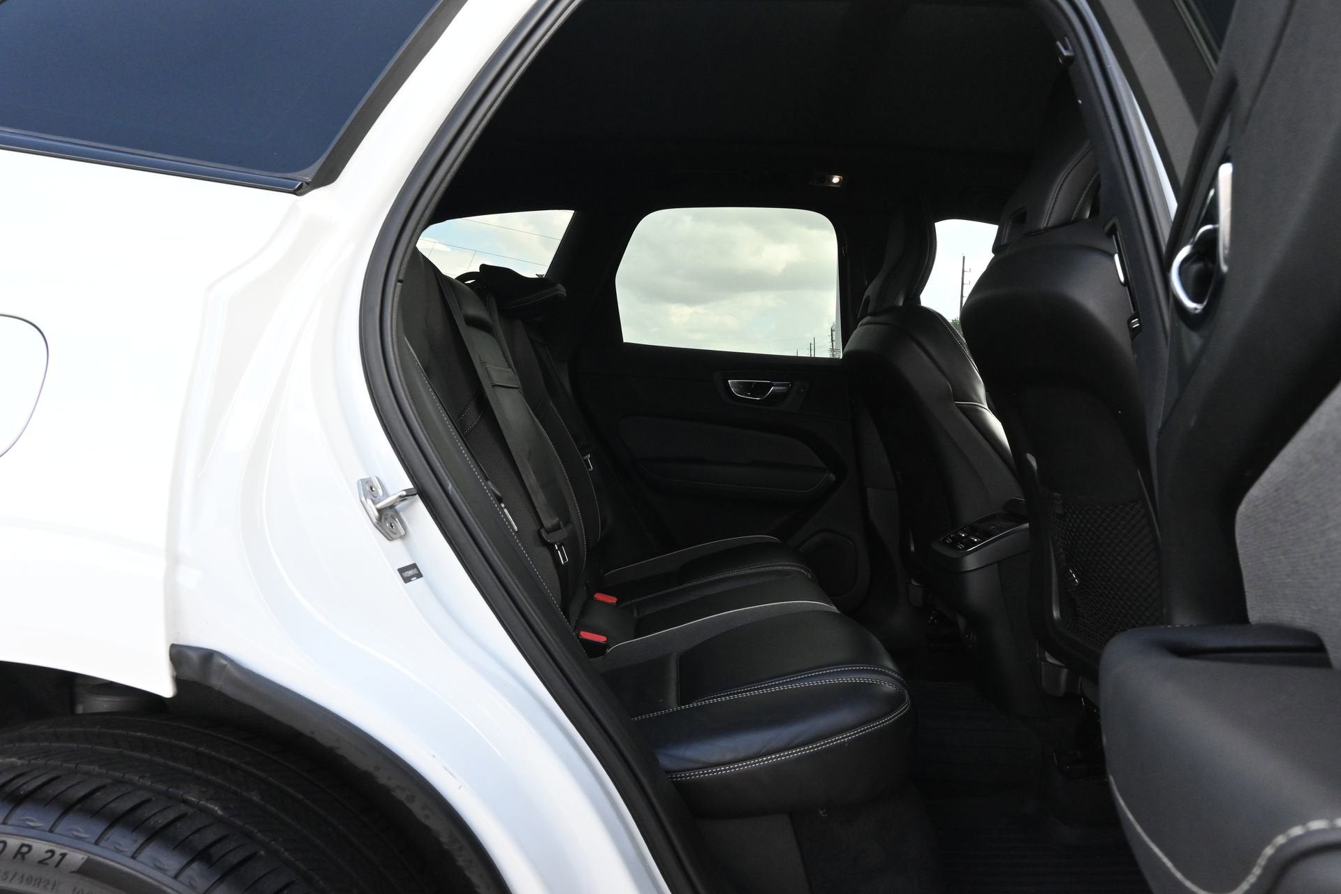 2021 Volvo XC60 R-Design