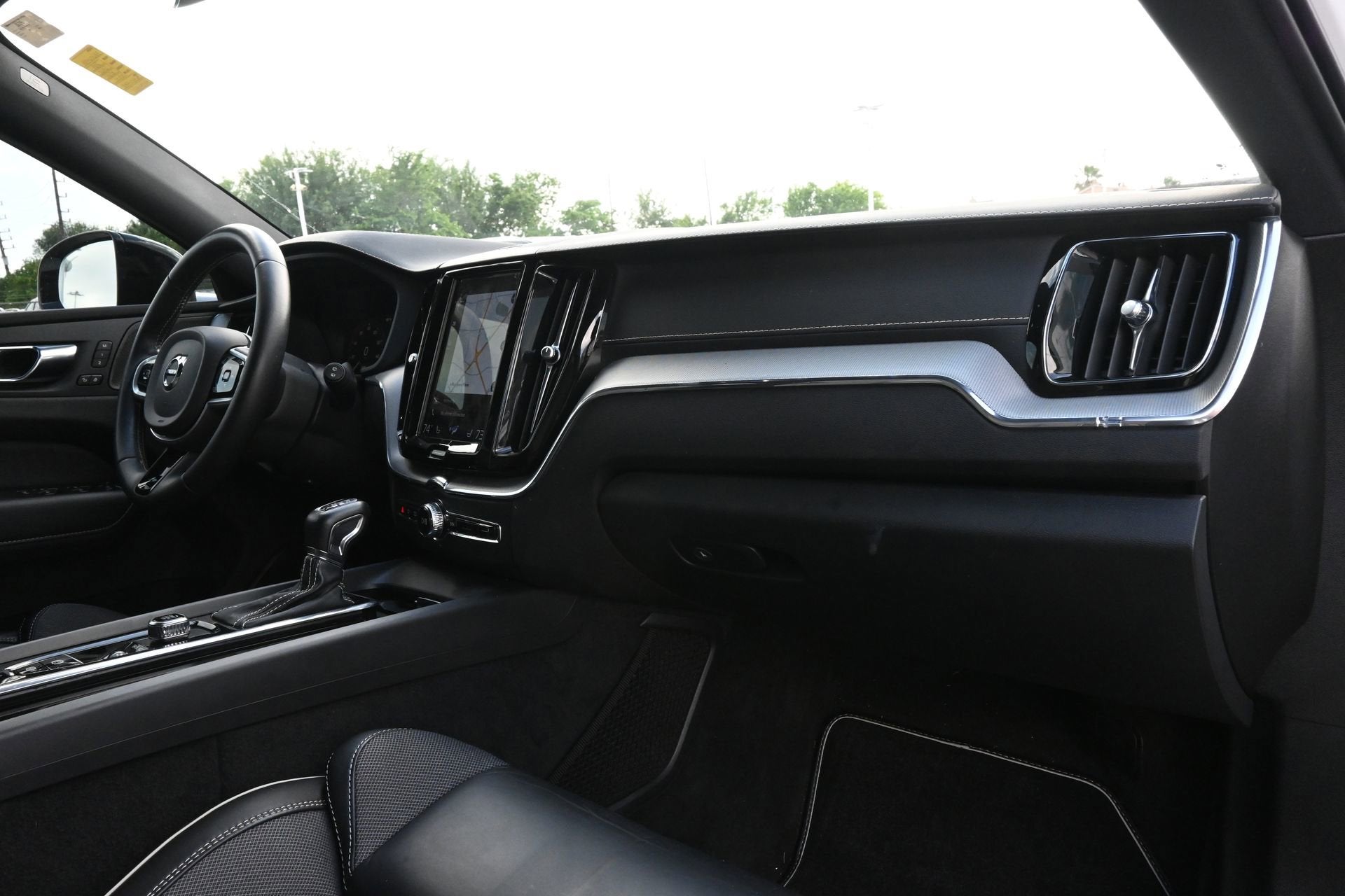 2021 Volvo XC60 R-Design