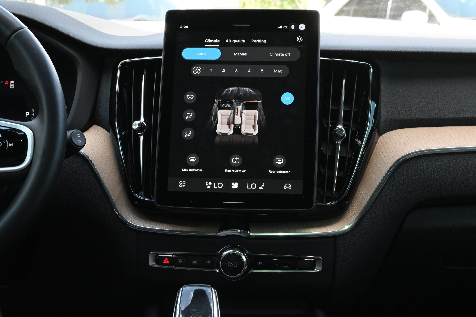 2026 Volvo XC60 Plus