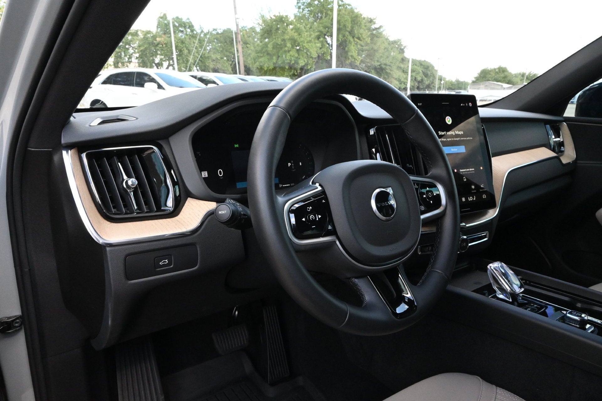 2026 Volvo XC60 Plus