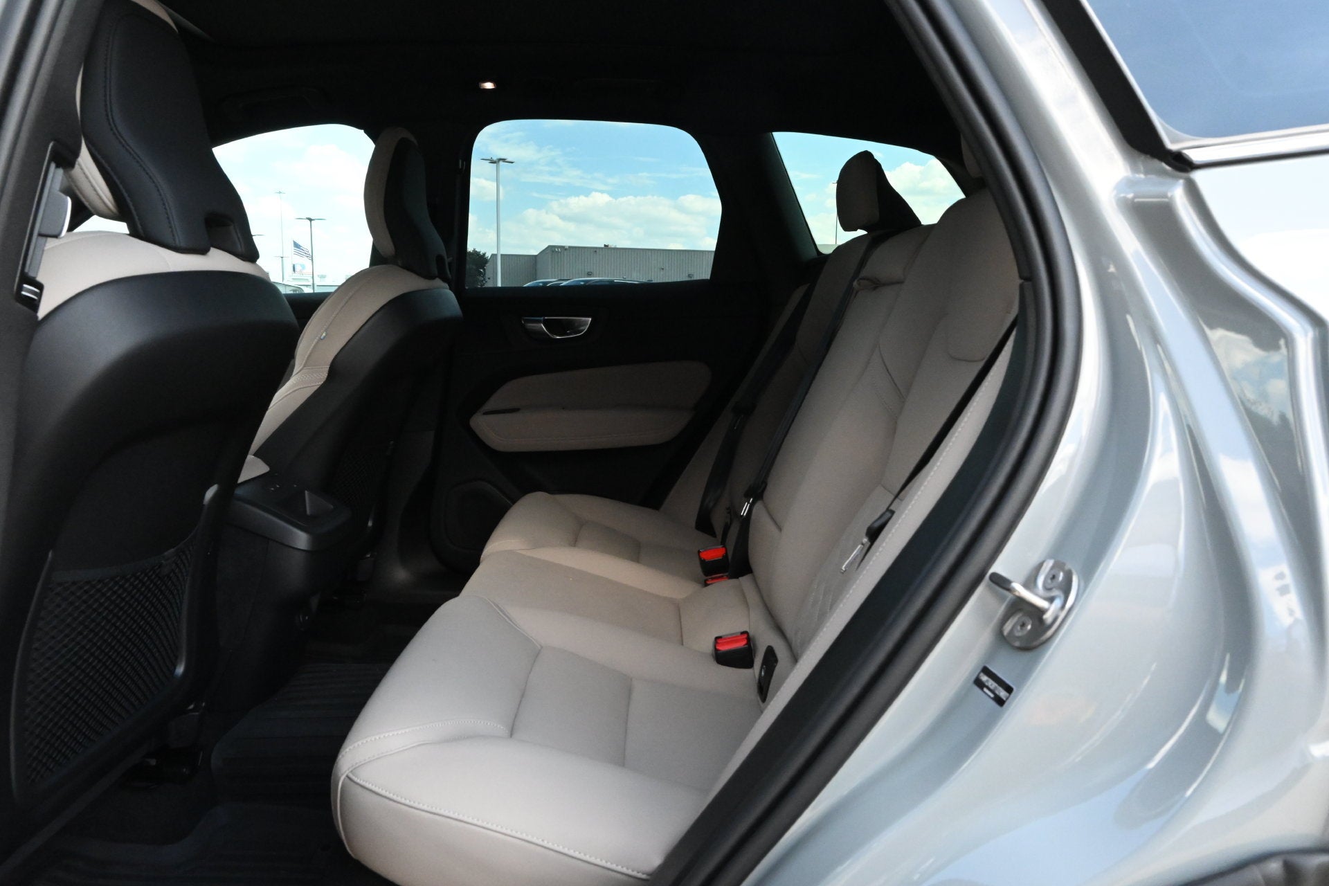 2026 Volvo XC60 Plus