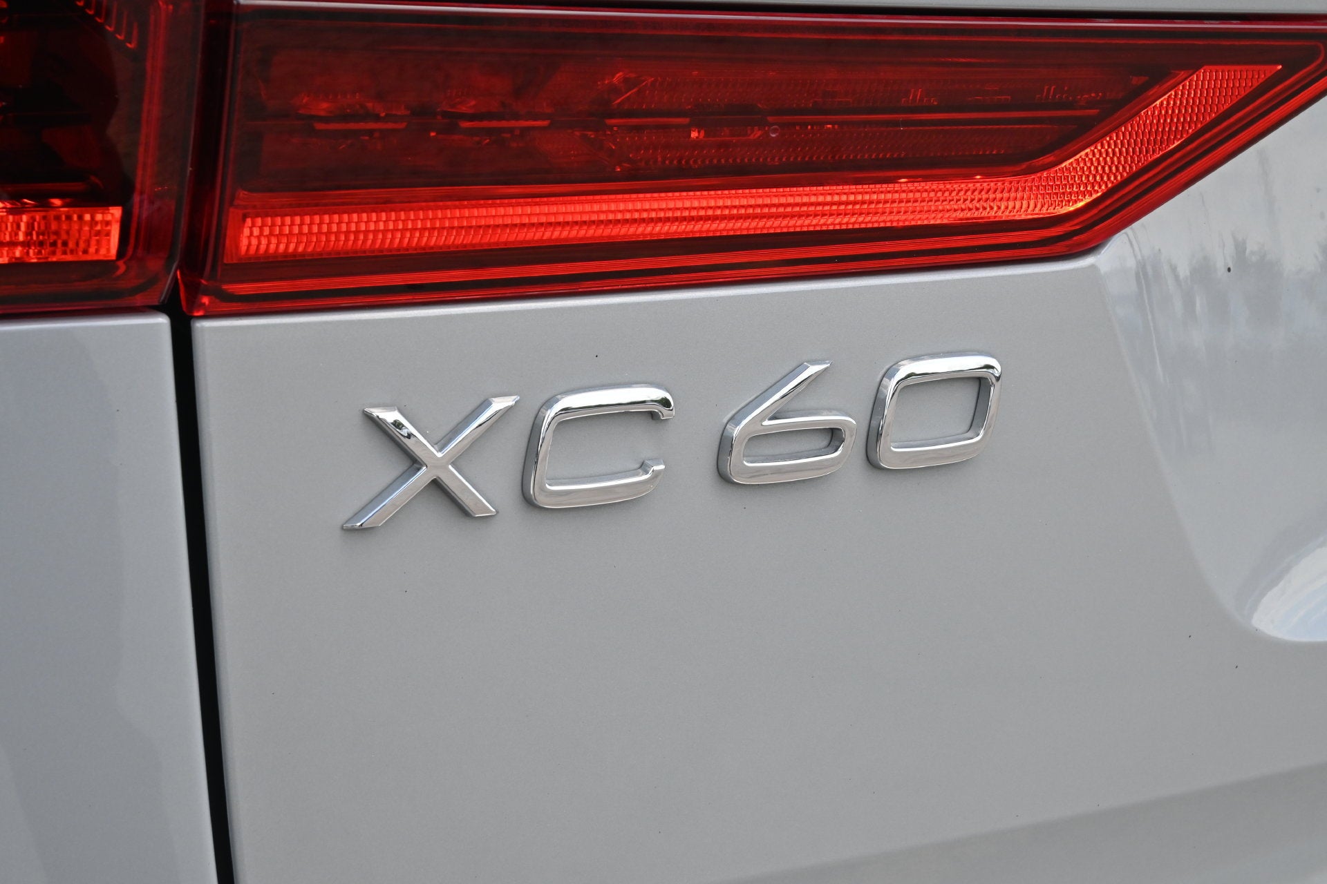 2026 Volvo XC60 Plus