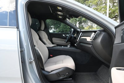 2026 Volvo XC60 Plus