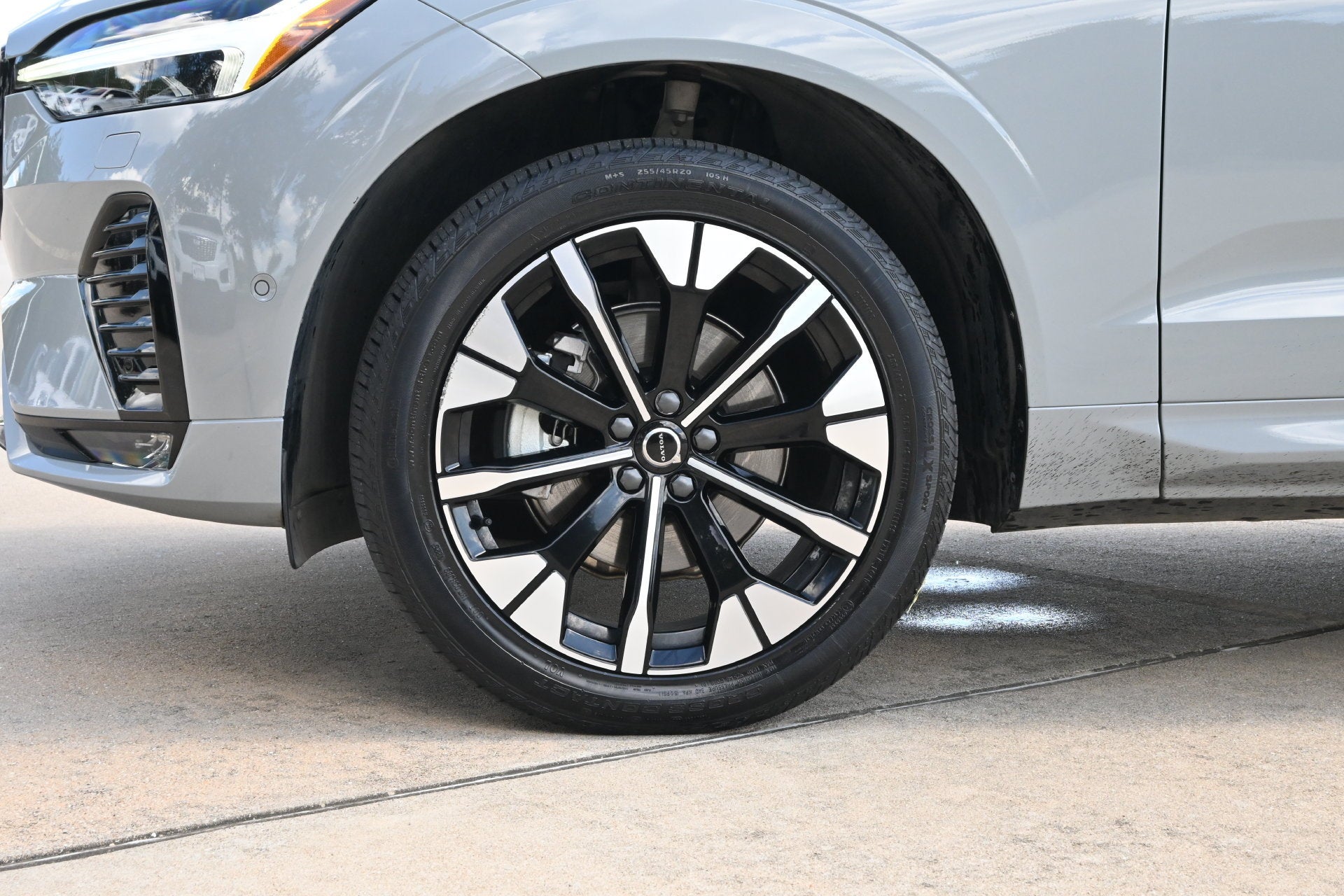 2026 Volvo XC60 Plus