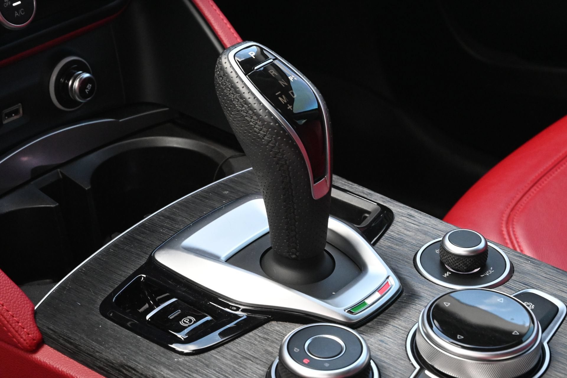 2021 Alfa Romeo Stelvio Base